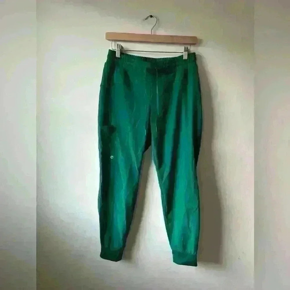 Barco One Scrub Set - 5 Pocket Top XS and Jogger Pants S  EUC Hunter Green - Picture 7 of 16